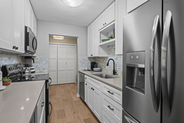 2300 Windsor Mall 1F, Park Ridge, IL 60068