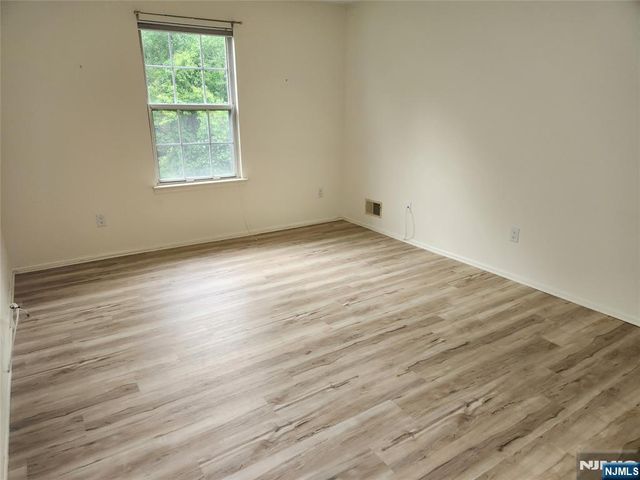 124 Raintree Lane, Mahwah, NJ 07430
