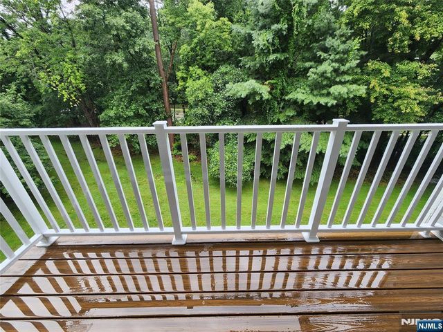 124 Raintree Lane, Mahwah, NJ 07430