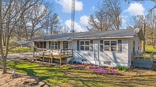 7049 County Road 8200, West Plains, MO 65775
