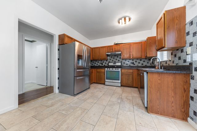 38391 Churchill Lane, Farmington Hills, MI 48331