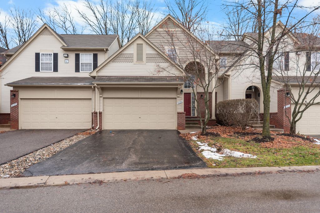 38391 Churchill Lane, Farmington Hills, MI 48331