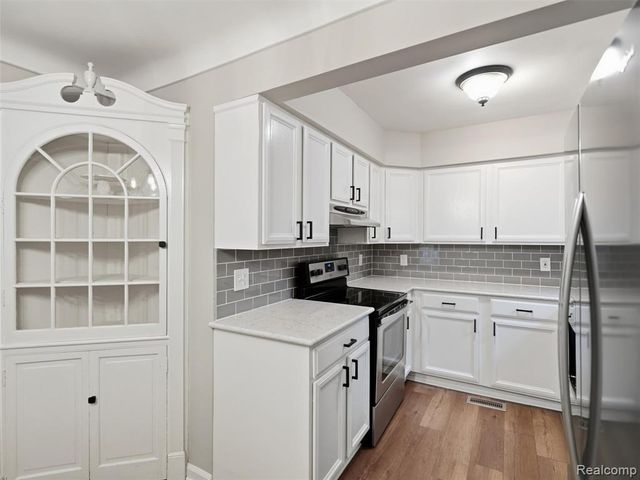 201 S Blair Avenue, Royal Oak, MI 48067