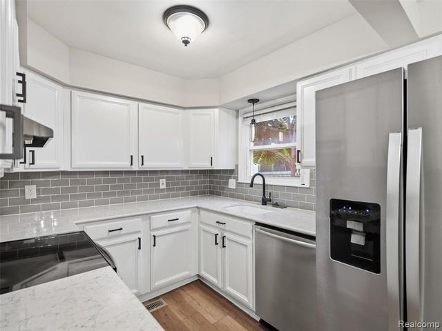 201 S Blair Avenue, Royal Oak, MI 48067