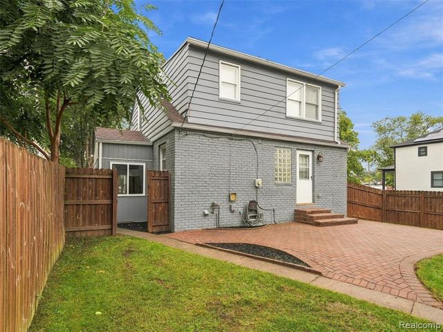 201 S Blair Avenue, Royal Oak, MI 48067