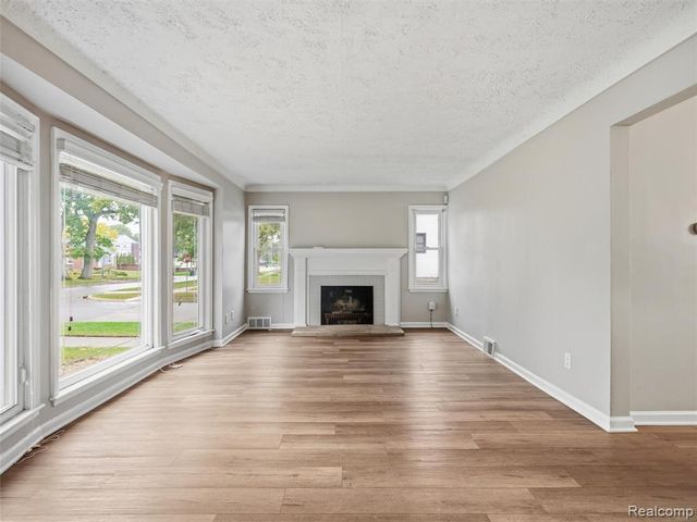 201 S Blair Avenue, Royal Oak, MI 48067