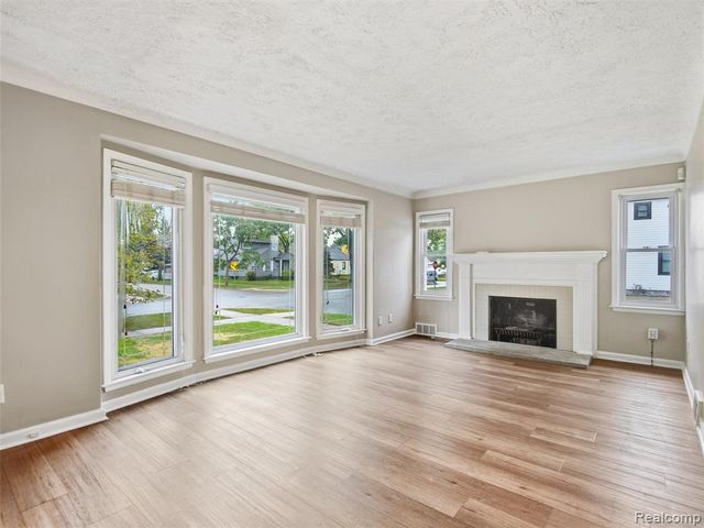201 S Blair Avenue, Royal Oak, MI 48067