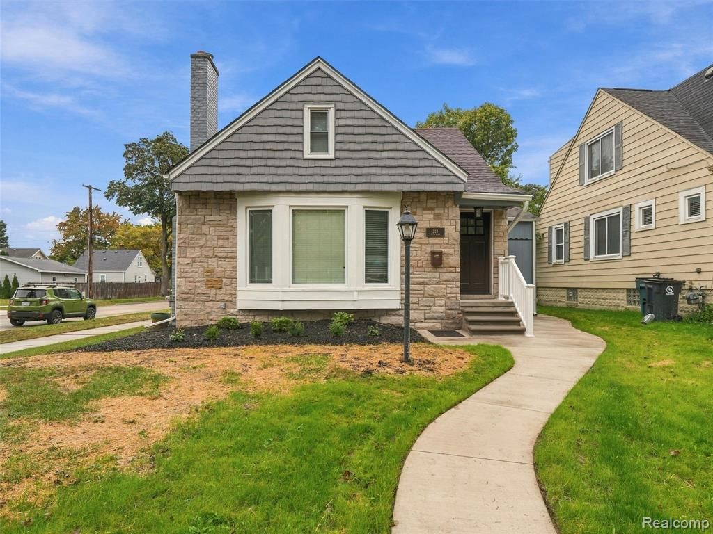 201 S Blair Avenue, Royal Oak, MI 48067