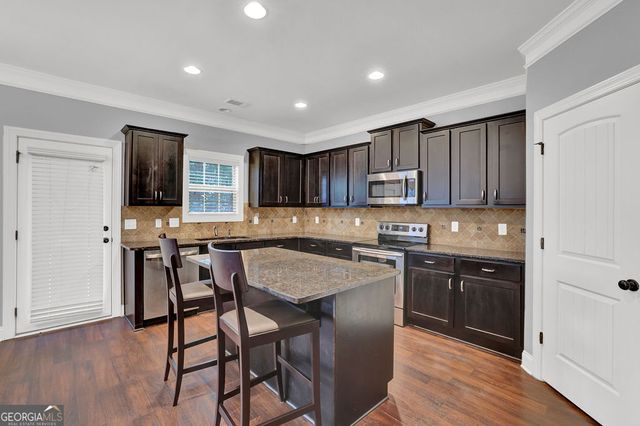 3270 Arbor Oaks Drive, Snellville, GA 30039