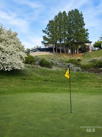 812 E Hearthstone Dr, Boise, ID 83702