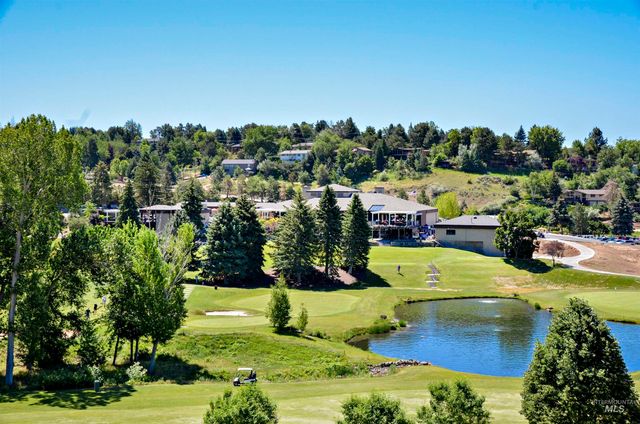 812 E Hearthstone Dr, Boise, ID 83702