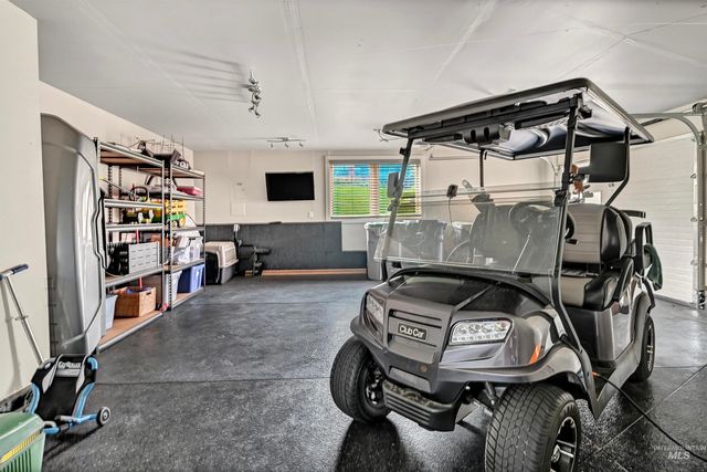 812 E Hearthstone Dr, Boise, ID 83702
