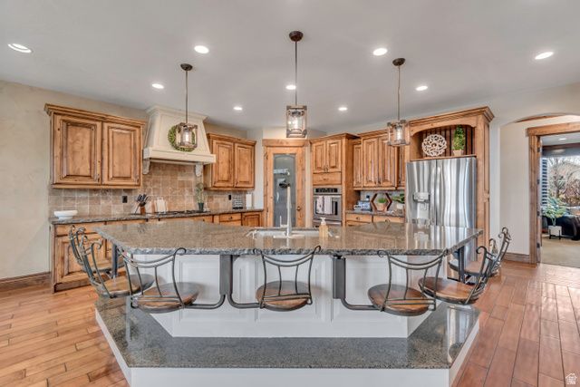 6455 S RAYMOND DR, South Weber, UT 84405