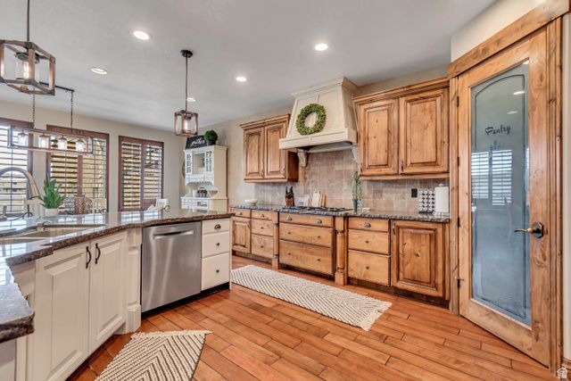 6455 S RAYMOND DR, South Weber, UT 84405