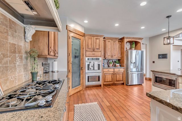 6455 S RAYMOND DR, South Weber, UT 84405