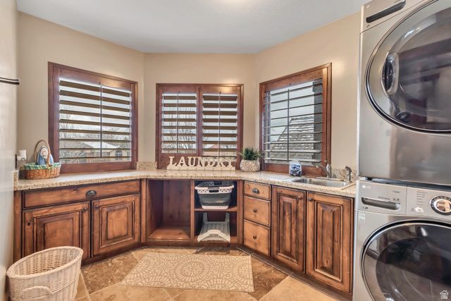 6455 S RAYMOND DR, South Weber, UT 84405