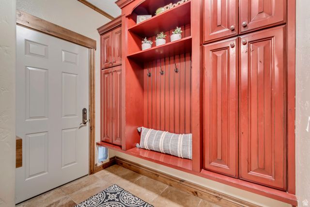 6455 S RAYMOND DR, South Weber, UT 84405