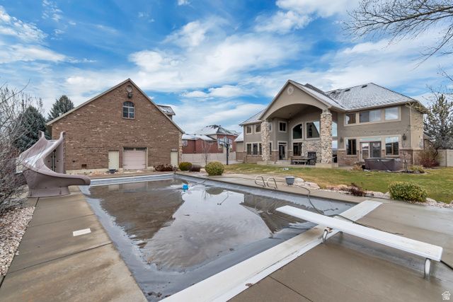 6455 S RAYMOND DR, South Weber, UT 84405