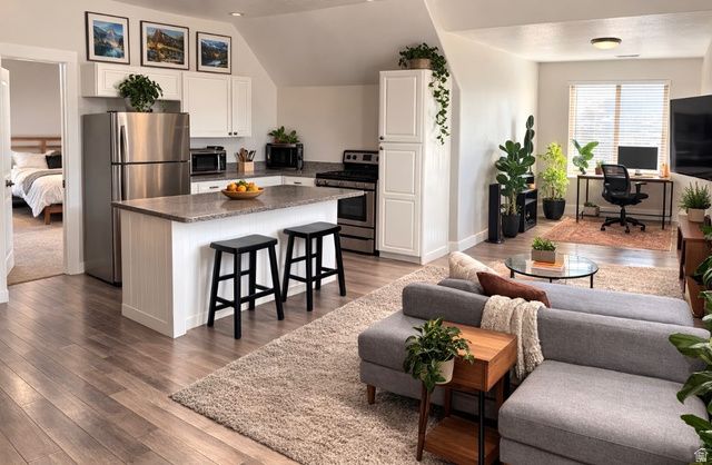 6455 S RAYMOND DR, South Weber, UT 84405