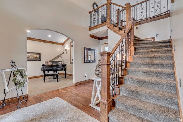 6455 S RAYMOND DR, South Weber, UT 84405