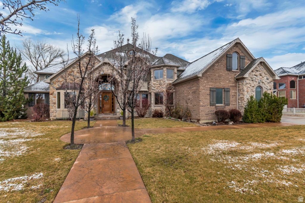 6455 S RAYMOND DR, South Weber, UT 84405