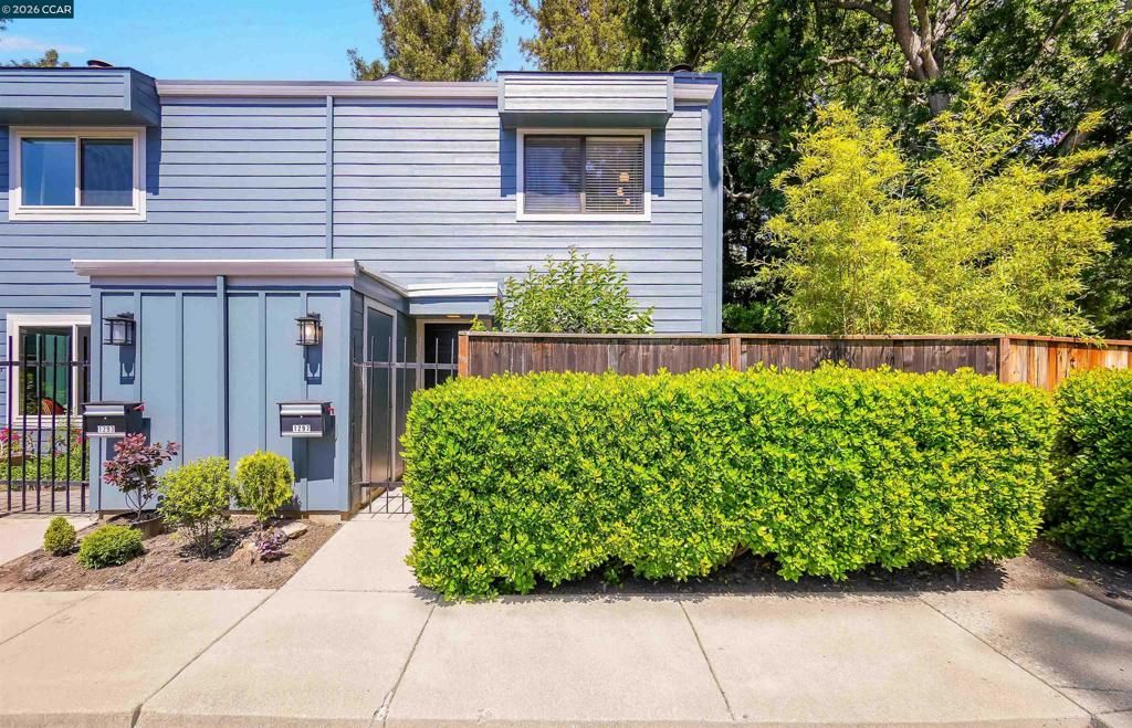 Image 34 of property listing at 1297 Honey Trl, Walnut Creek, CA 94597