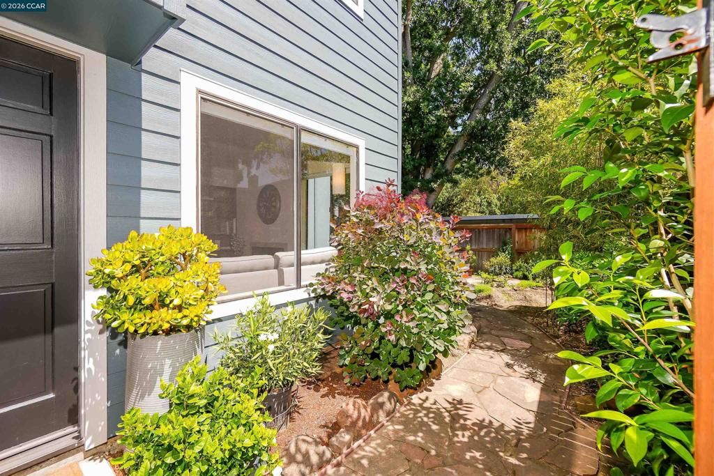 Image 35 of property listing at 1297 Honey Trl, Walnut Creek, CA 94597