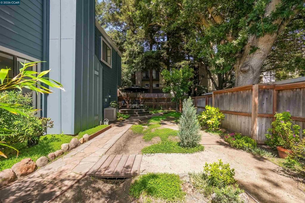 Image 37 of property listing at 1297 Honey Trl, Walnut Creek, CA 94597