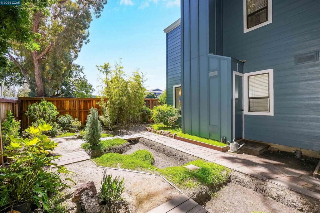 Image 39 of property listing at 1297 Honey Trl, Walnut Creek, CA 94597