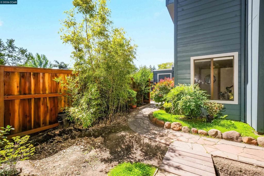 Image 41 of property listing at 1297 Honey Trl, Walnut Creek, CA 94597