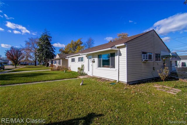 15251 Wildwood Street, Roseville, MI 48066
