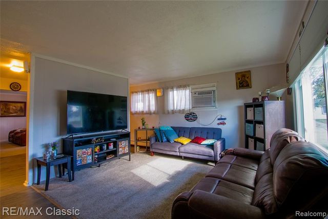 15251 Wildwood Street, Roseville, MI 48066