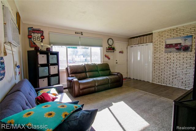 15251 Wildwood Street, Roseville, MI 48066