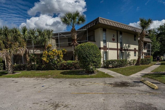 2 Greenway N 210, Royal Palm Beach, FL 33411