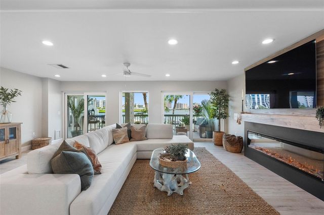 160 MARINA DEL REY COURT, Clearwater, FL 33767