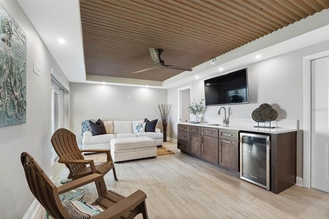 160 MARINA DEL REY COURT, Clearwater, FL 33767