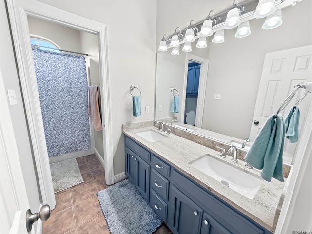 9900 Meadow Ln, Denham Springs, LA 70706