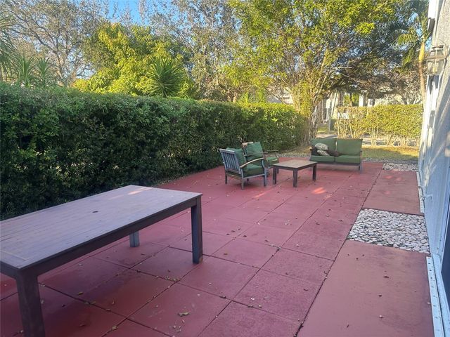 15705 NW 10th Street, Pembroke Pines, FL 33028