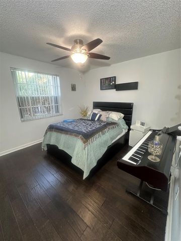 15705 NW 10th Street, Pembroke Pines, FL 33028