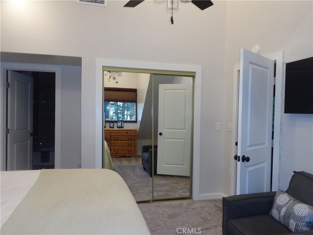 24930 Knoll Cir, Crestline, CA 92325