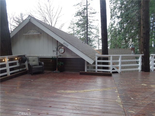 24930 Knoll Cir, Crestline, CA 92325