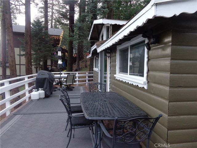 24930 Knoll Cir, Crestline, CA 92325