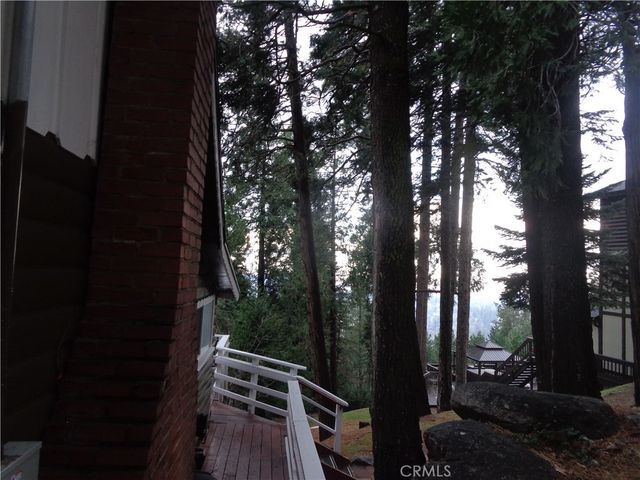 24930 Knoll Cir, Crestline, CA 92325