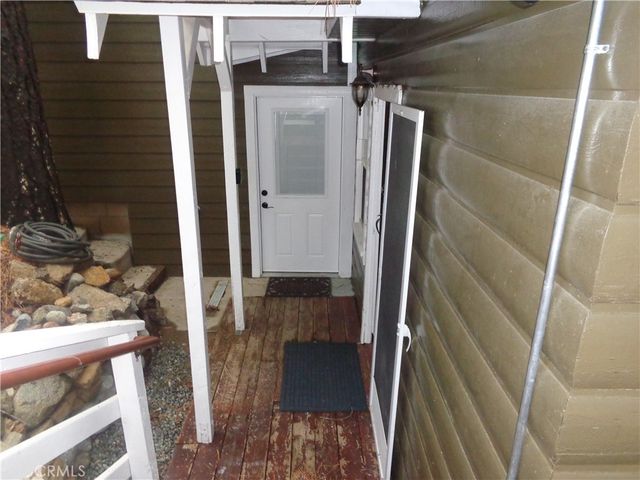 24930 Knoll Cir, Crestline, CA 92325