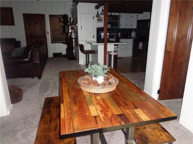 24930 Knoll Cir, Crestline, CA 92325