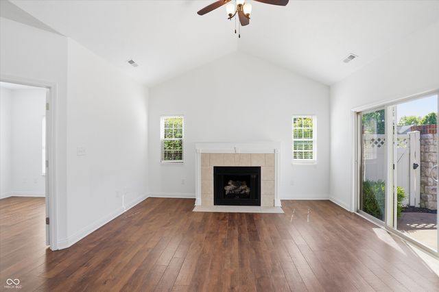 13905 Rue Royale Lane 48, Mccordsville, IN 46055