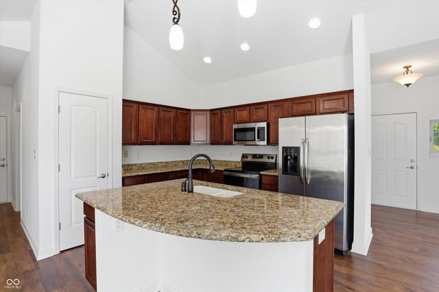 13905 Rue Royale Lane 48, Mccordsville, IN 46055