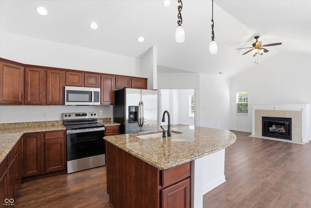 13905 Rue Royale Lane 48, Mccordsville, IN 46055