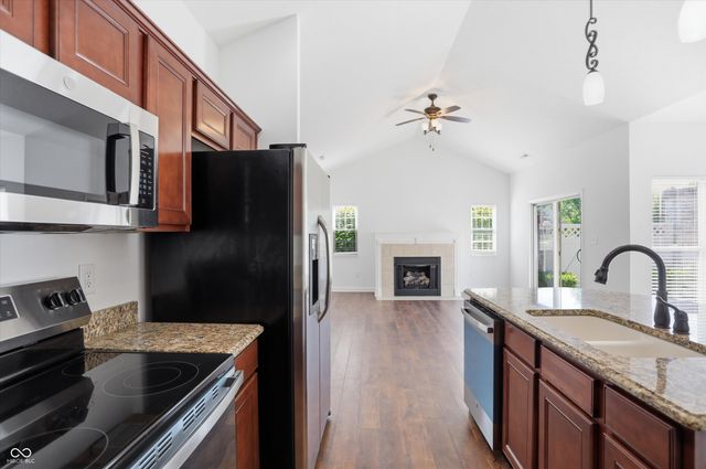 13905 Rue Royale Lane 48, Mccordsville, IN 46055