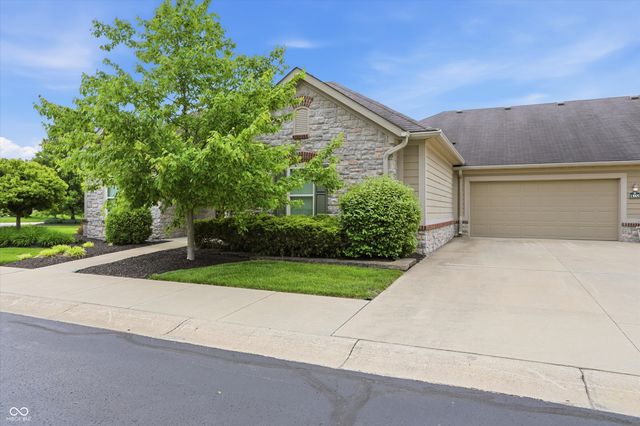 13905 Rue Royale Lane 48, Mccordsville, IN 46055